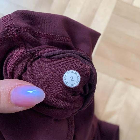 Wunder Train Short 8" | Lululemon | size 2 | Cassis |Excellent condition - Picture 6 of 8